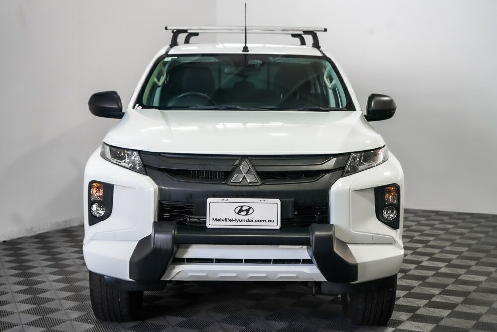Mitsubishi Triton image 3