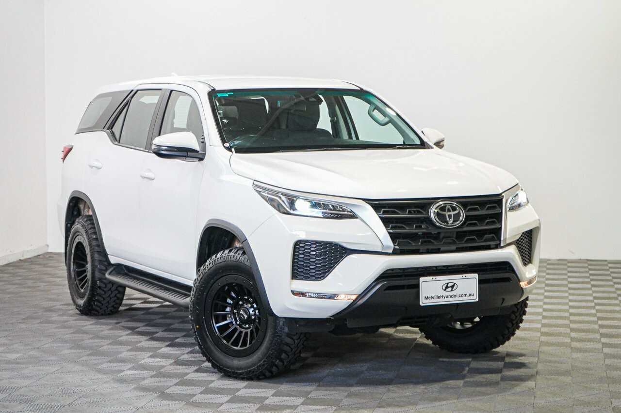 Toyota Fortuner image 1