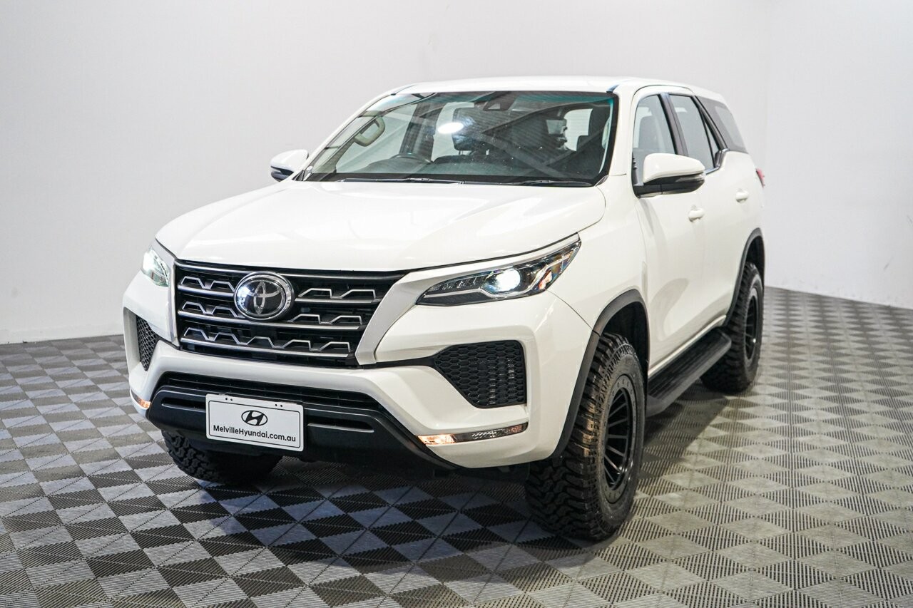 Toyota Fortuner image 4