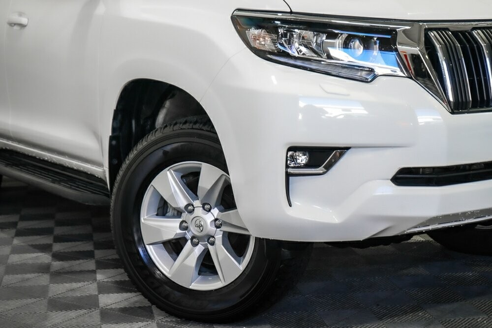 Toyota Landcruiser Prado image 2