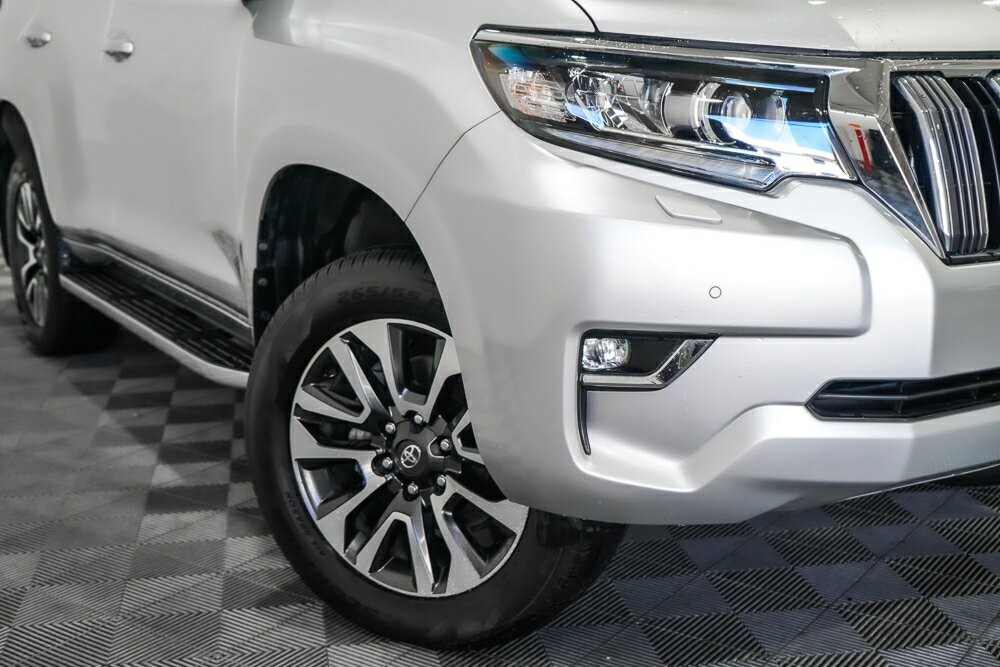 Toyota Landcruiser Prado image 2