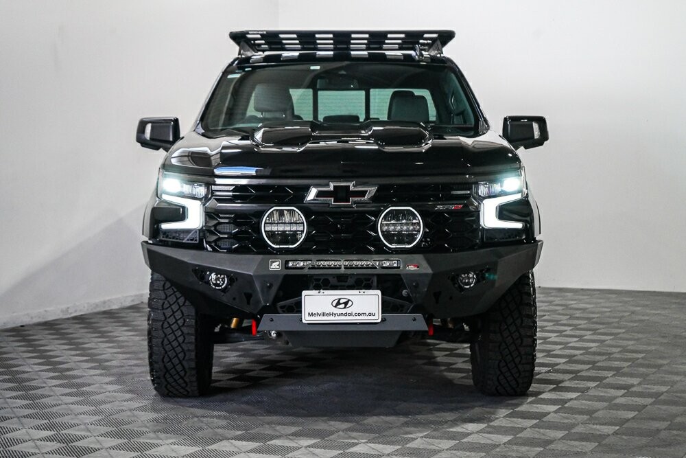 Chevrolet Silverado image 3