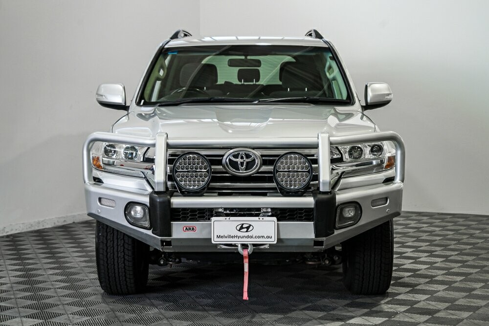 Toyota Landcruiser image 3