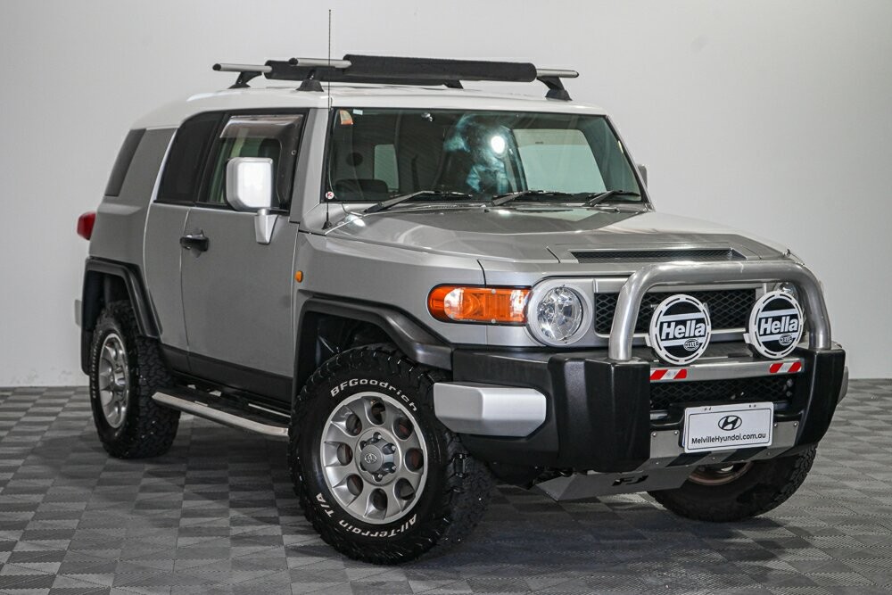 Toyota Fj Cruiser image 1
