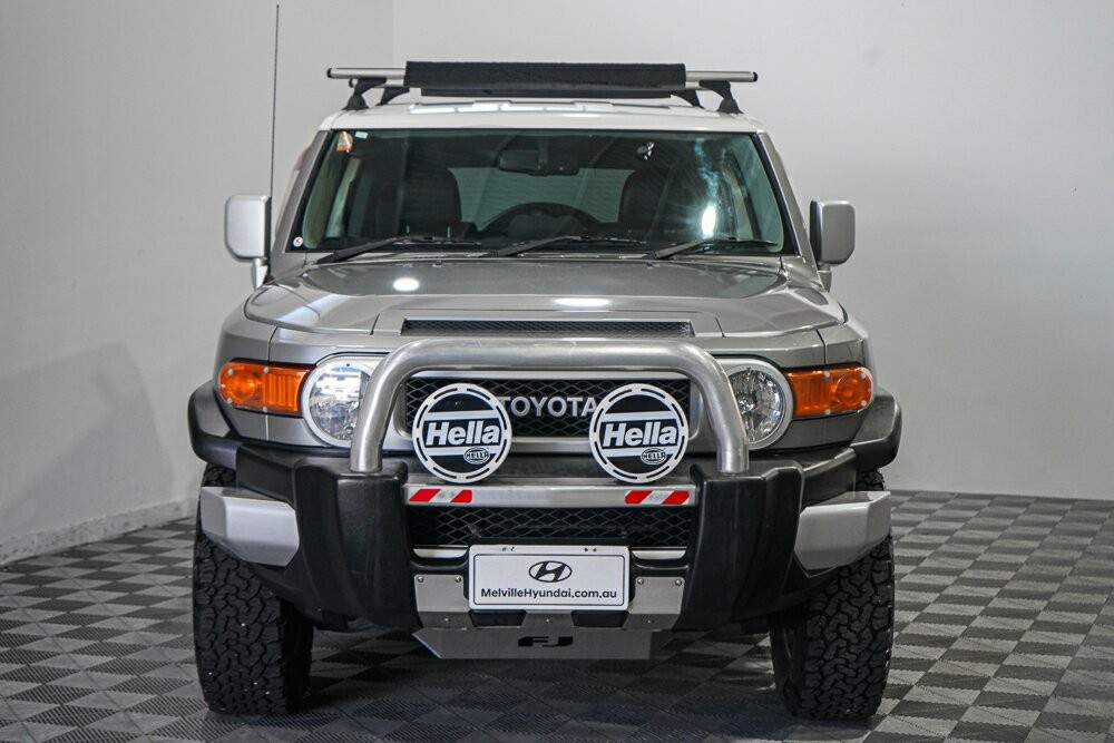 Toyota Fj Cruiser image 4