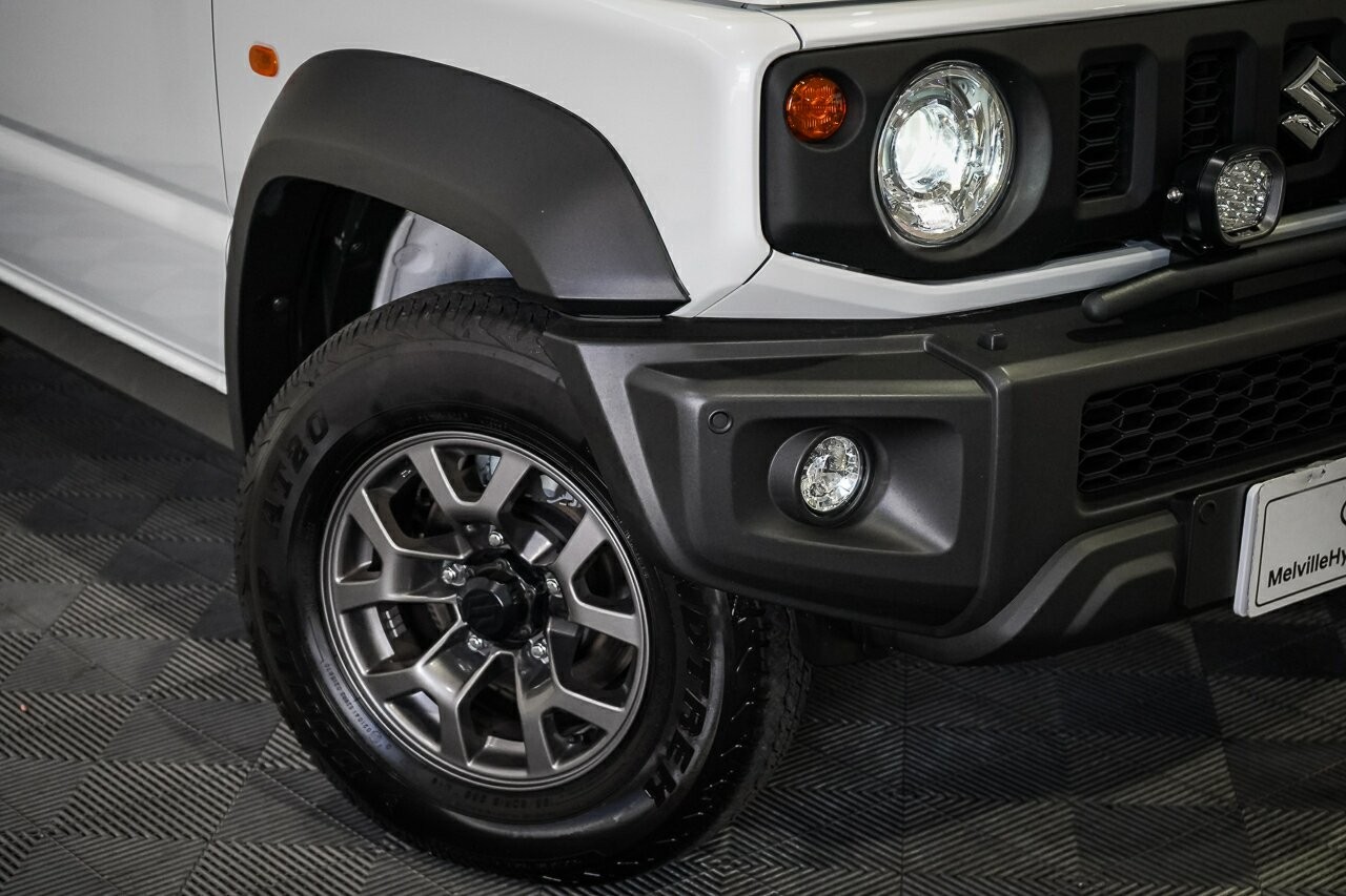 Suzuki Jimny image 2
