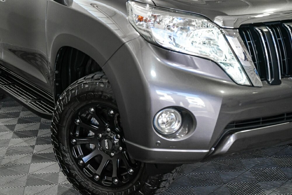 Toyota Landcruiser Prado image 2
