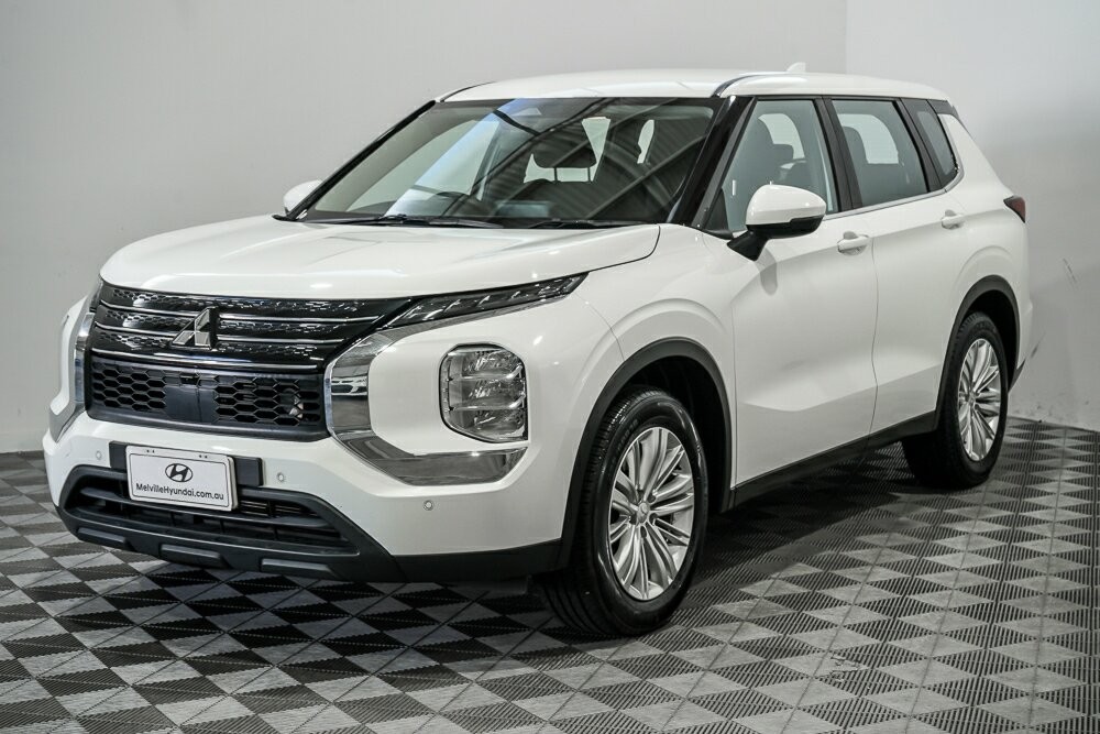 Mitsubishi Outlander image 4