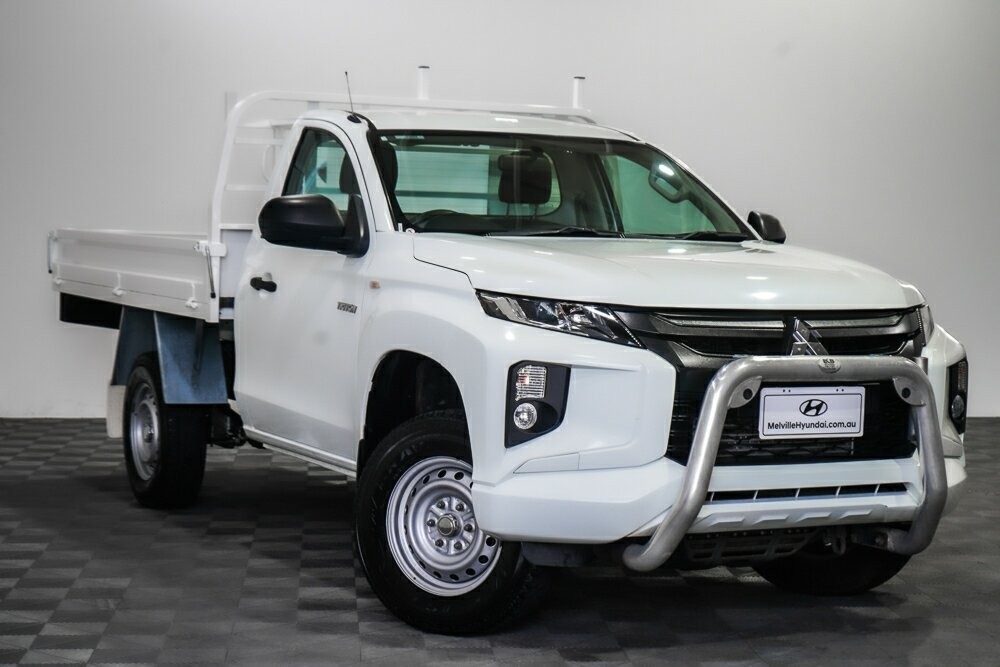 Mitsubishi Triton image 1