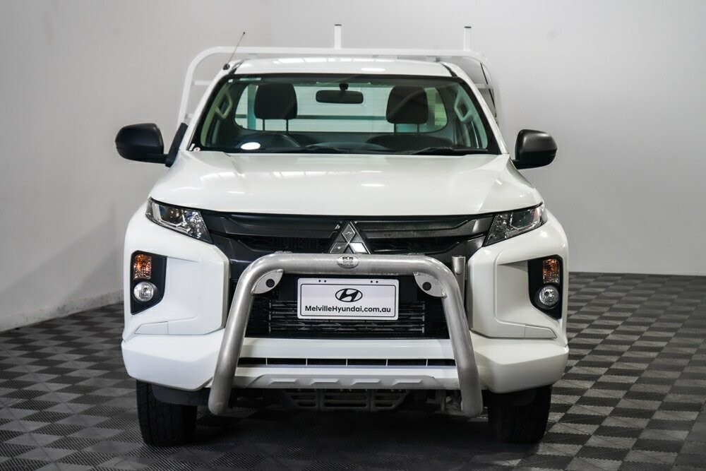 Mitsubishi Triton image 3