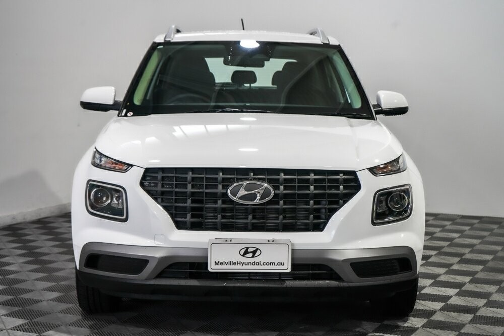 Hyundai Venue image 3