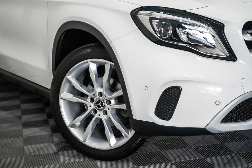 Mercedes Benz Gla-class image 2