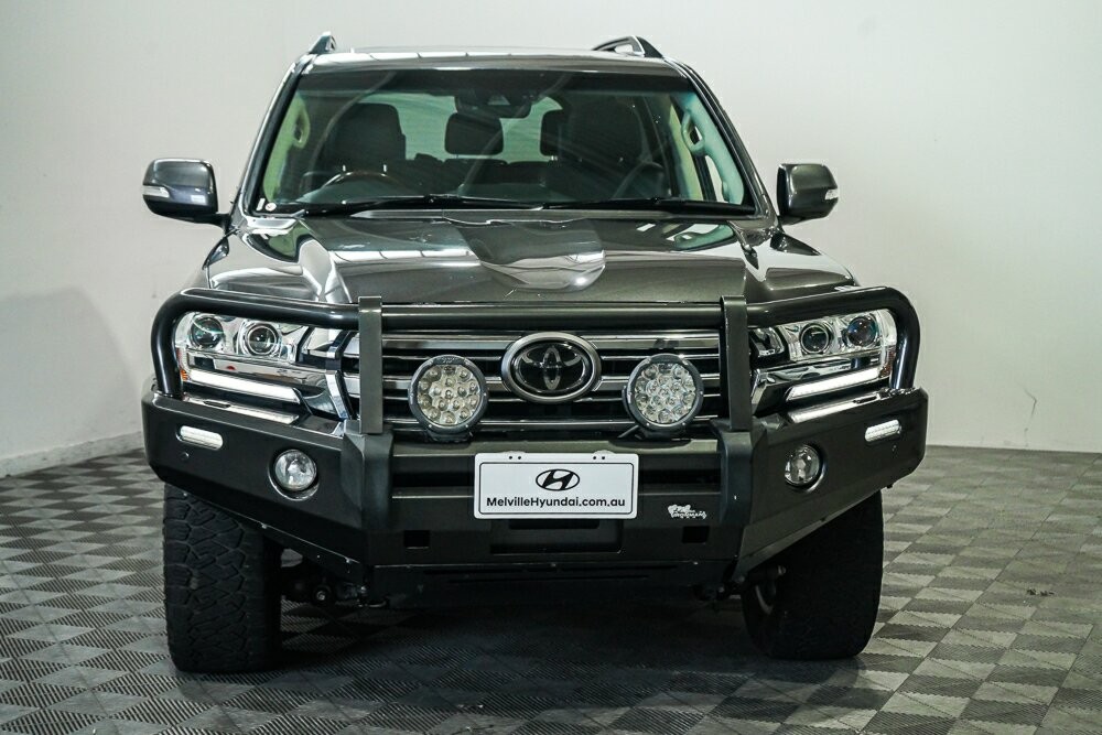 Toyota Landcruiser image 3