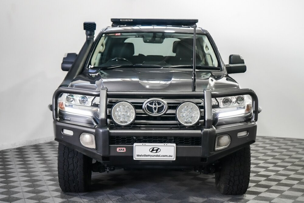 Toyota Landcruiser image 3