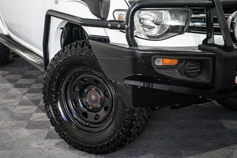 Mitsubishi Triton image 2