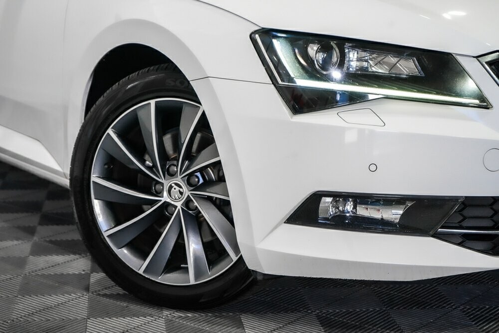 Skoda Superb image 2