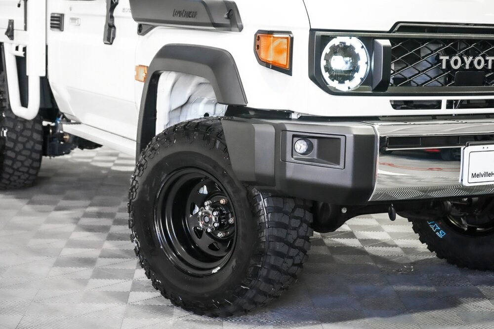 Toyota Landcruiser image 2