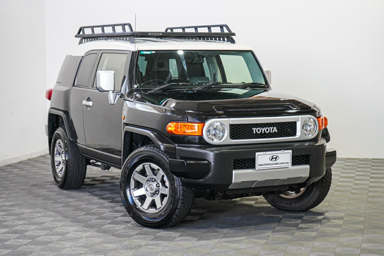 Toyota Fj Cruiser image 1