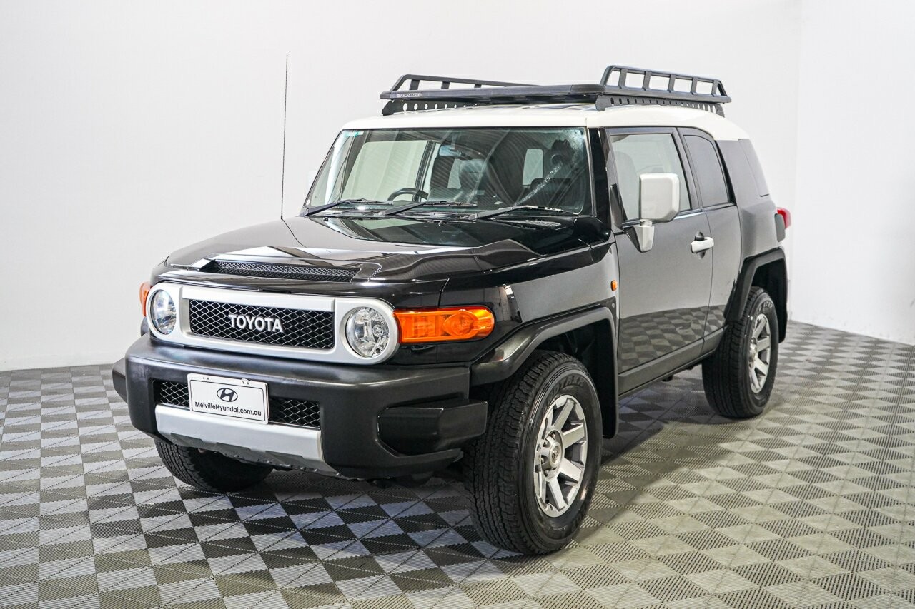 Toyota Fj Cruiser image 4
