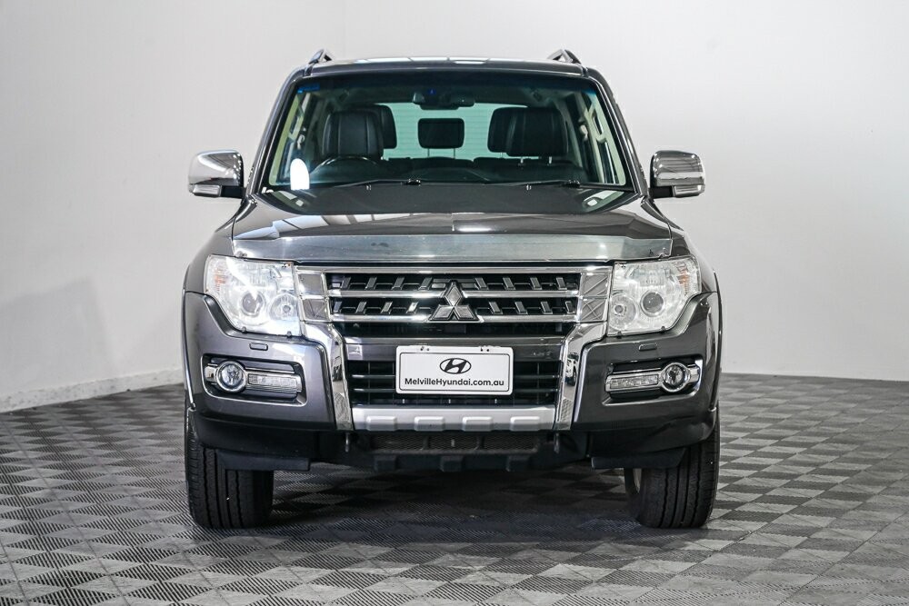 Mitsubishi Pajero image 2