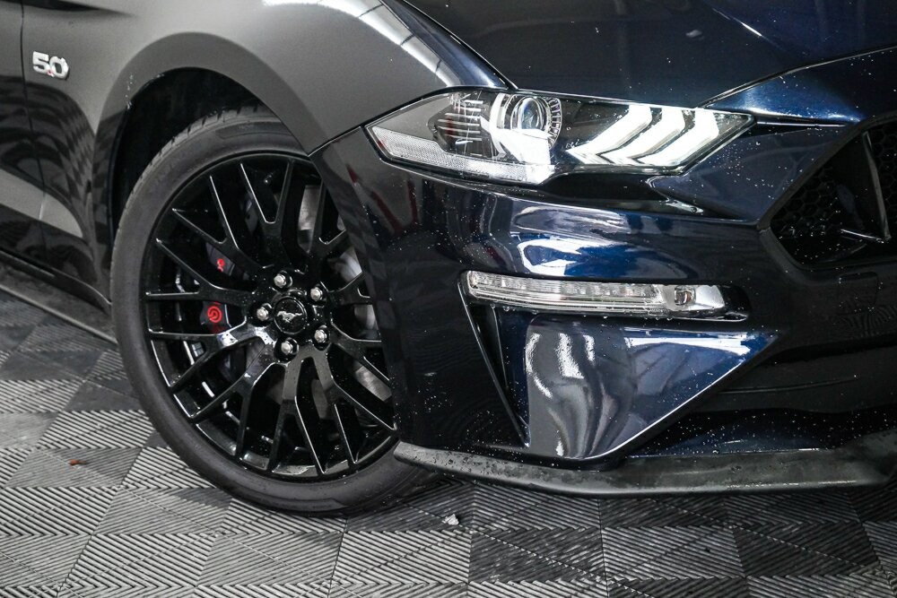 Ford Mustang image 2
