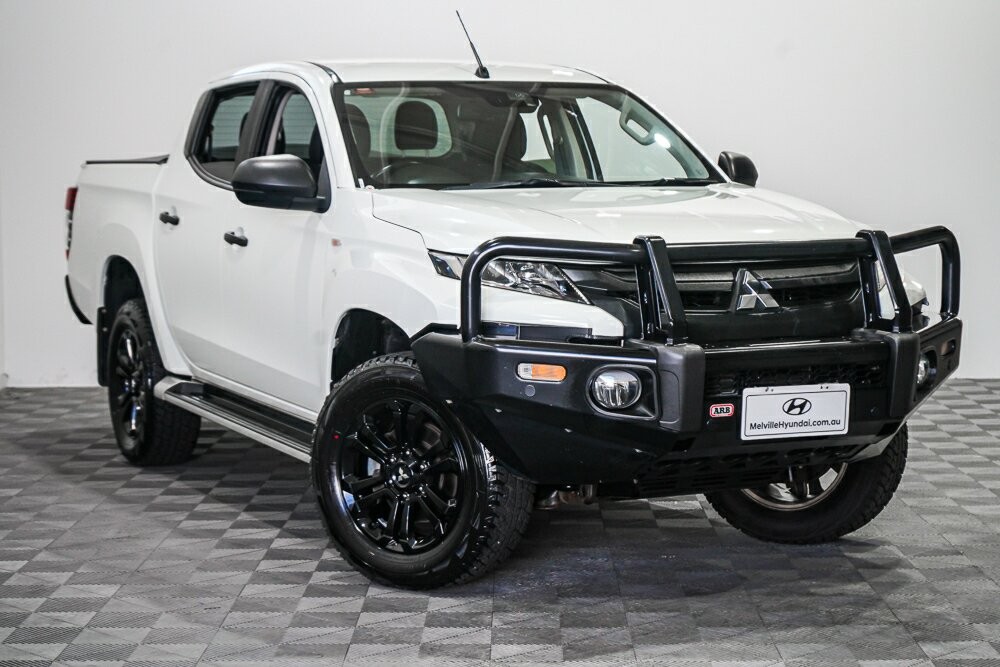 Mitsubishi Triton image 1