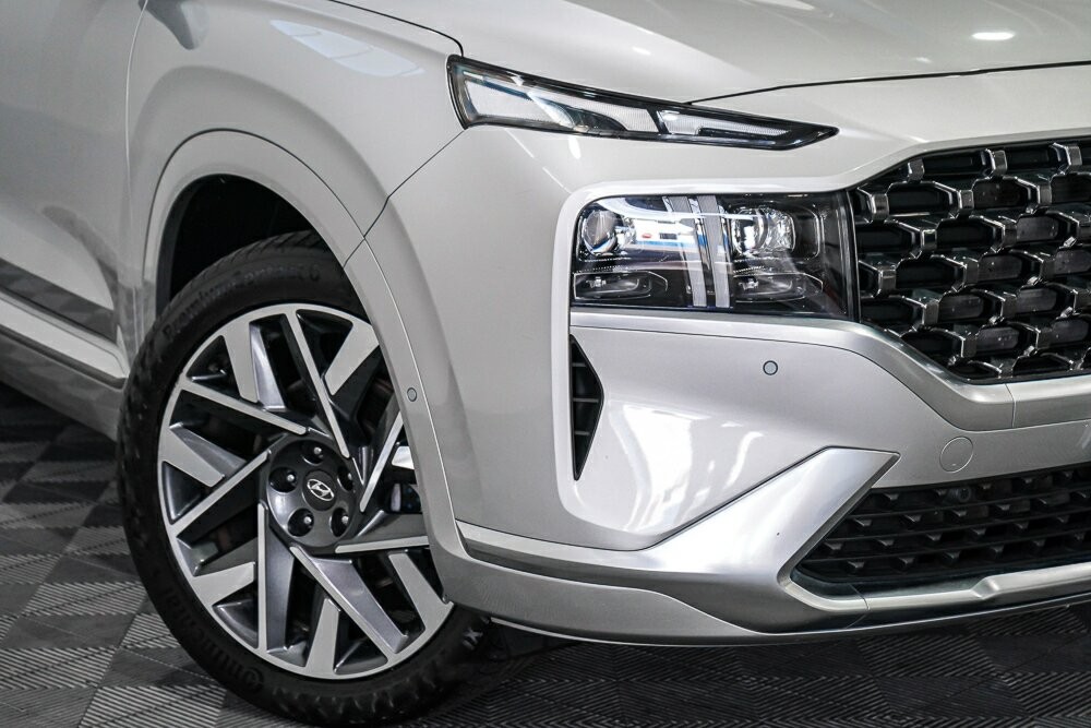 Hyundai Santa Fe image 2