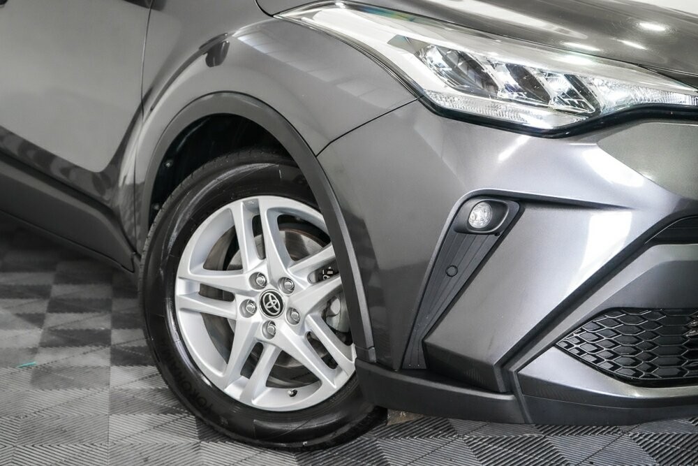 Toyota C-hr image 2