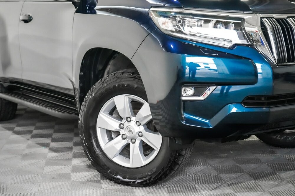 Toyota Landcruiser Prado image 2