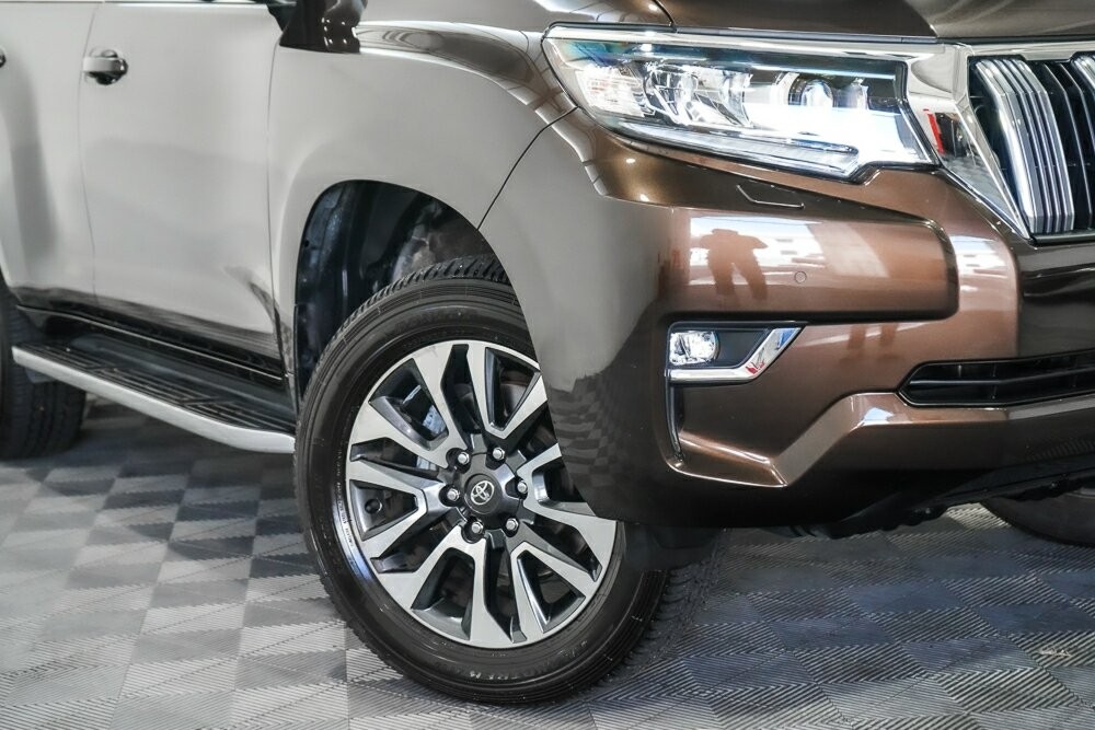 Toyota Landcruiser Prado image 2