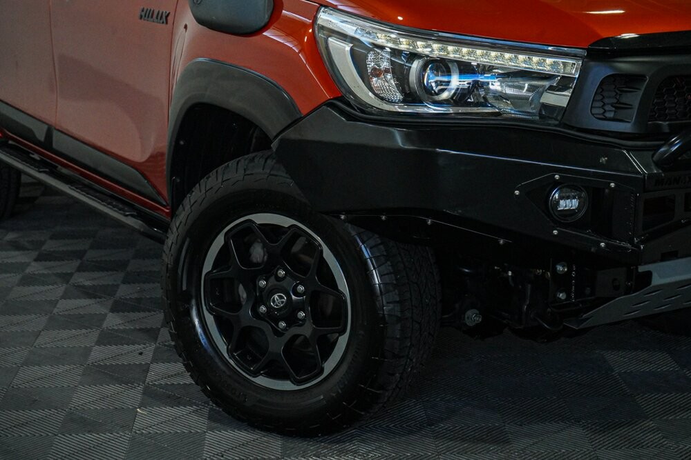 Toyota Hilux image 2