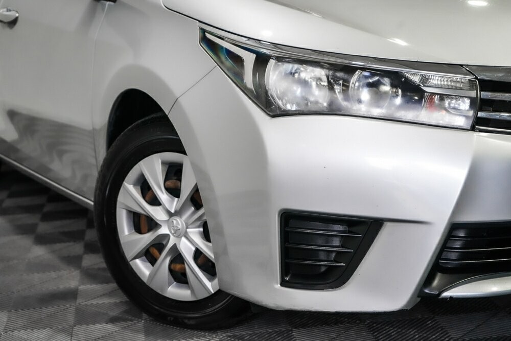 Toyota Corolla image 2