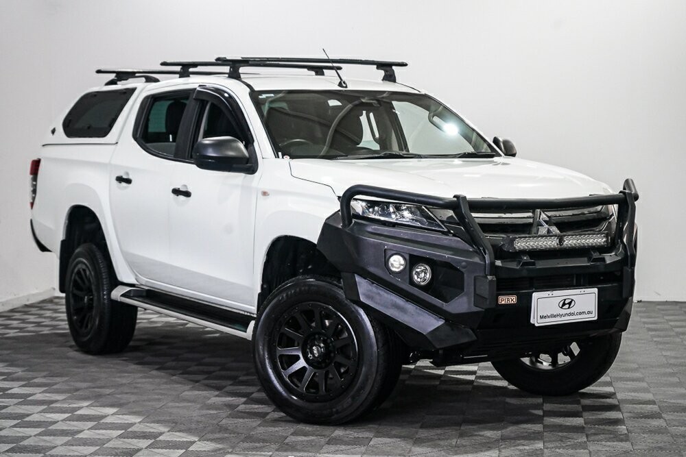 Mitsubishi Triton image 1