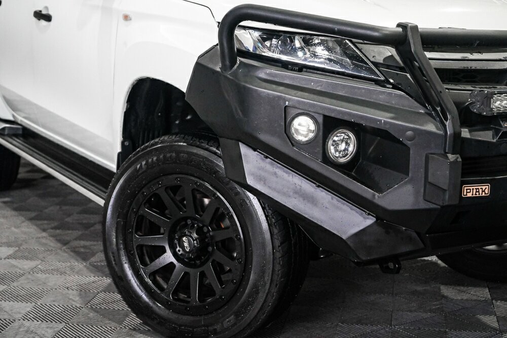 Mitsubishi Triton image 2
