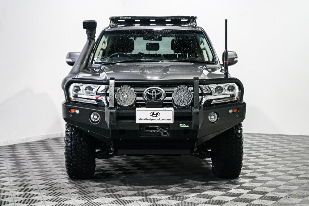 Toyota Landcruiser image 3