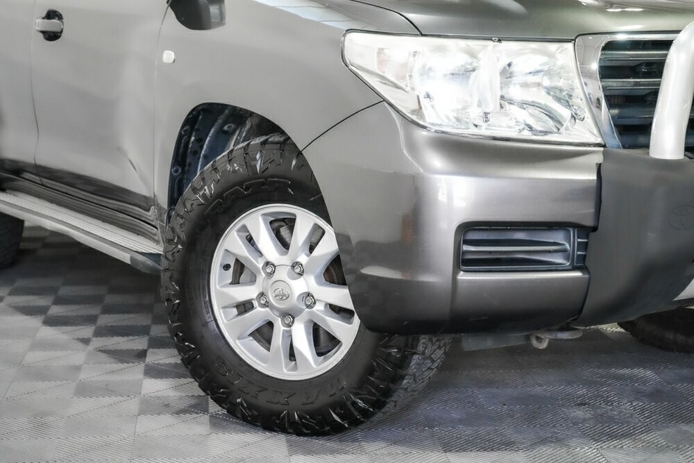 Toyota Landcruiser image 2