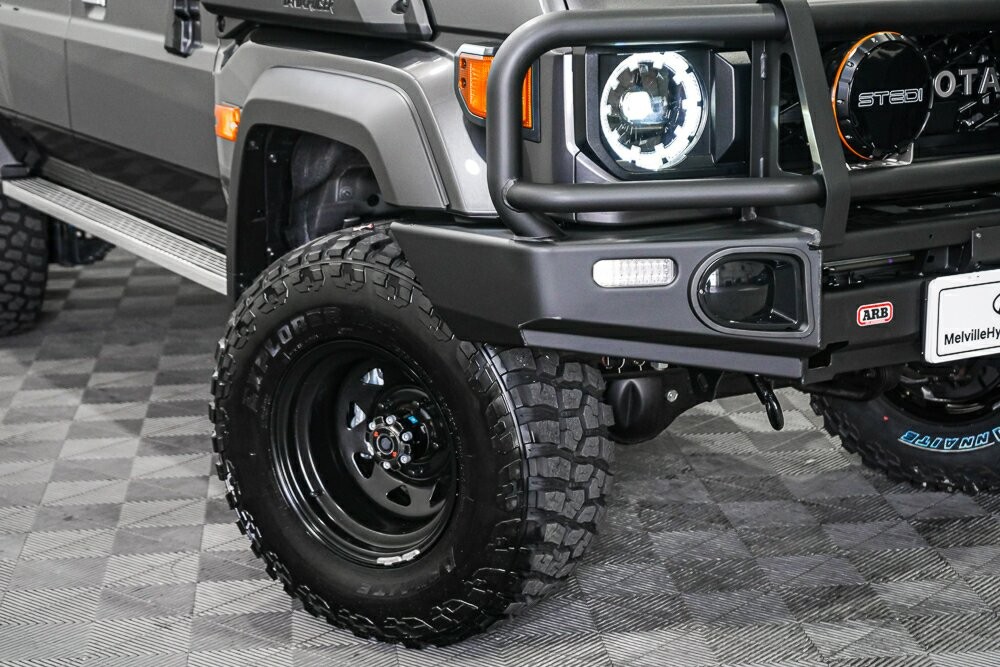 Toyota Landcruiser image 2