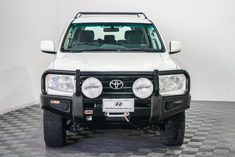 Toyota Landcruiser image 2