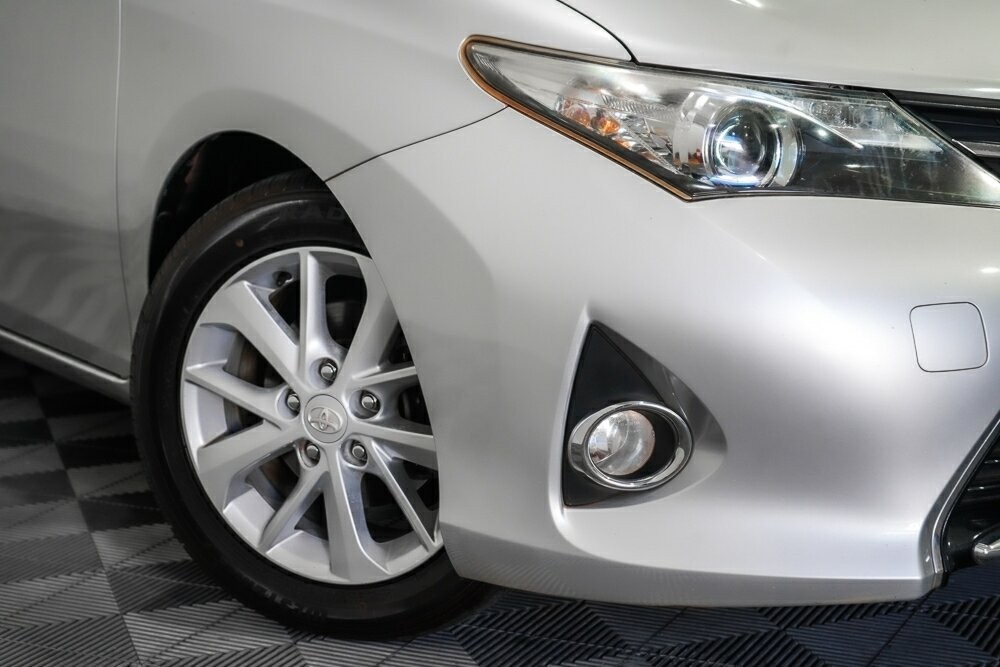 Toyota Corolla image 2