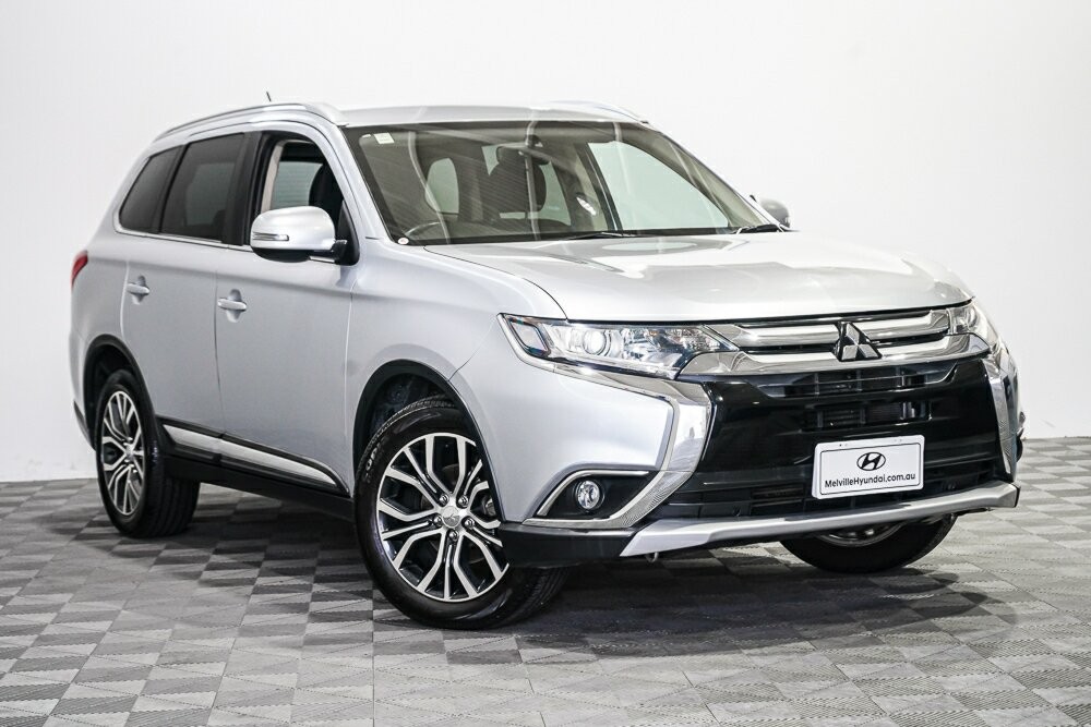 Mitsubishi Outlander image 1