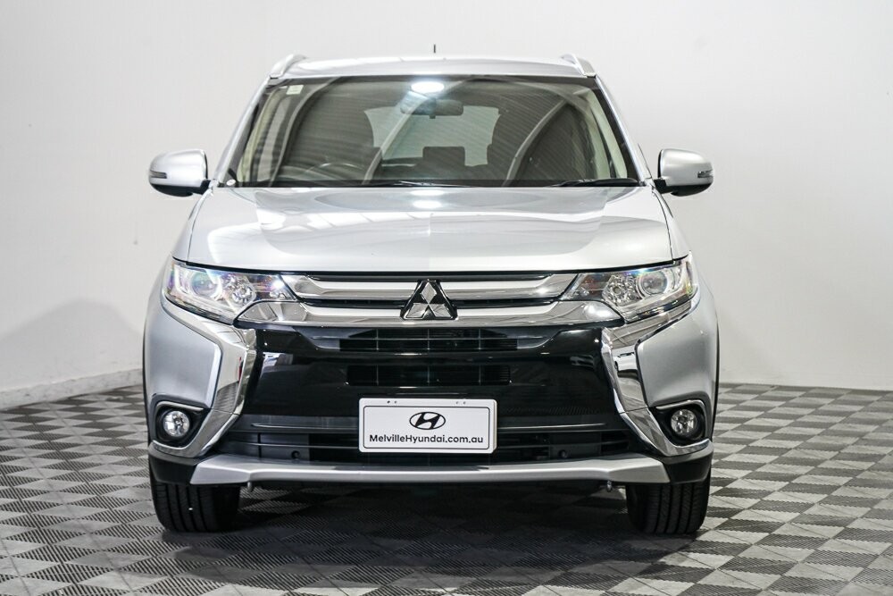 Mitsubishi Outlander image 2