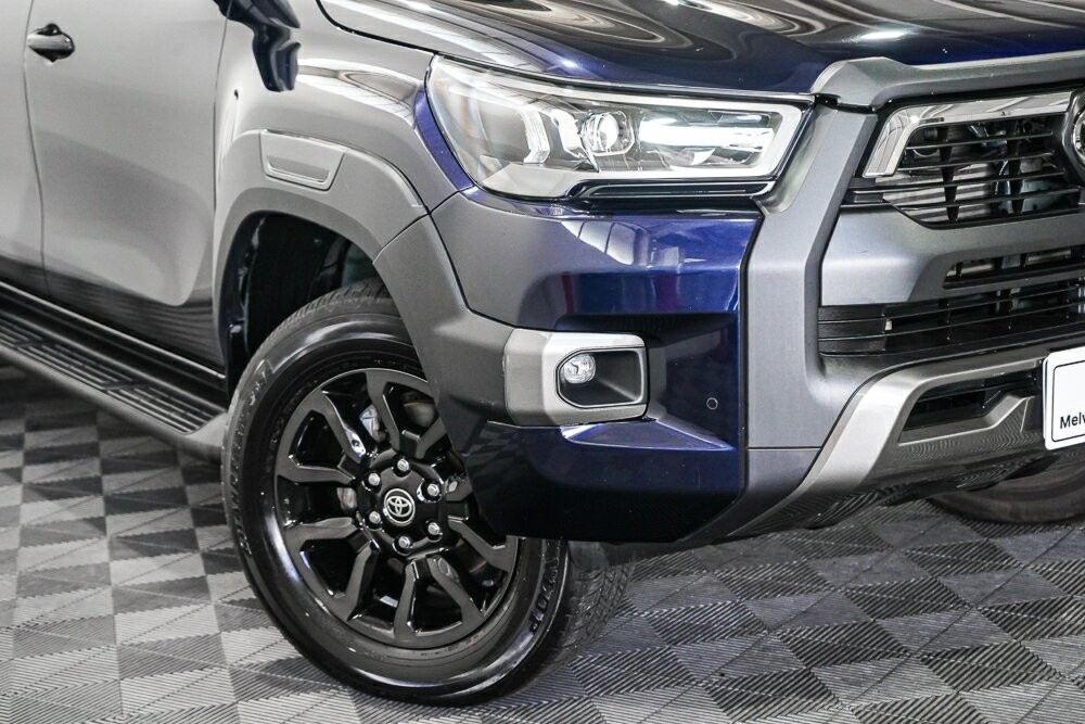 Toyota Hilux image 2