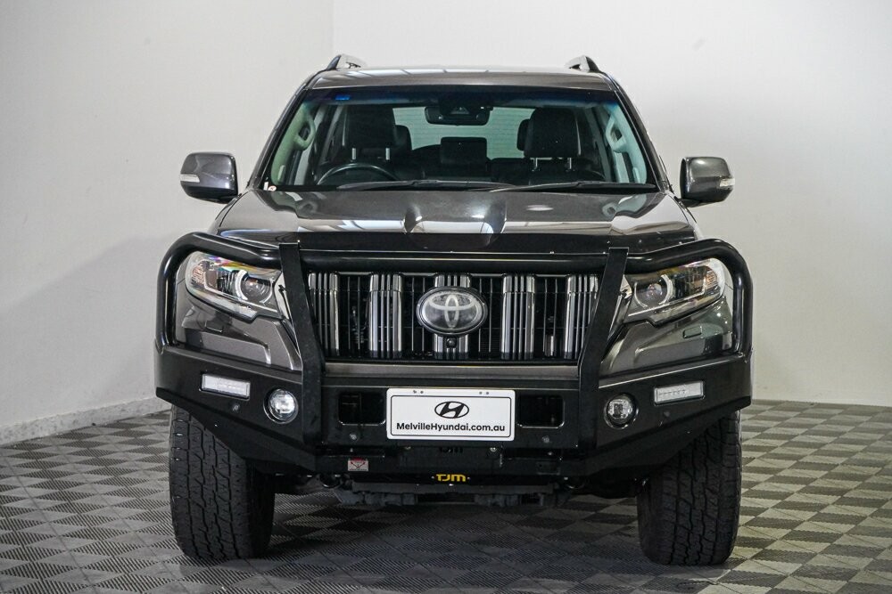 Toyota Landcruiser Prado image 3
