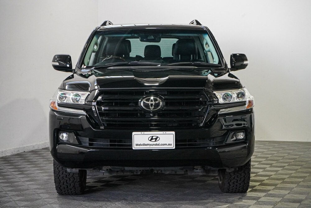 Toyota Landcruiser image 2