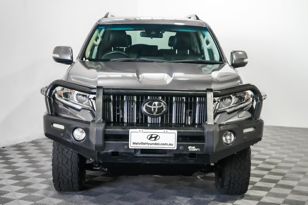 Toyota Landcruiser Prado image 3