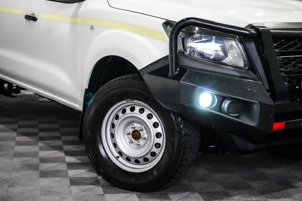 Nissan Navara image 2