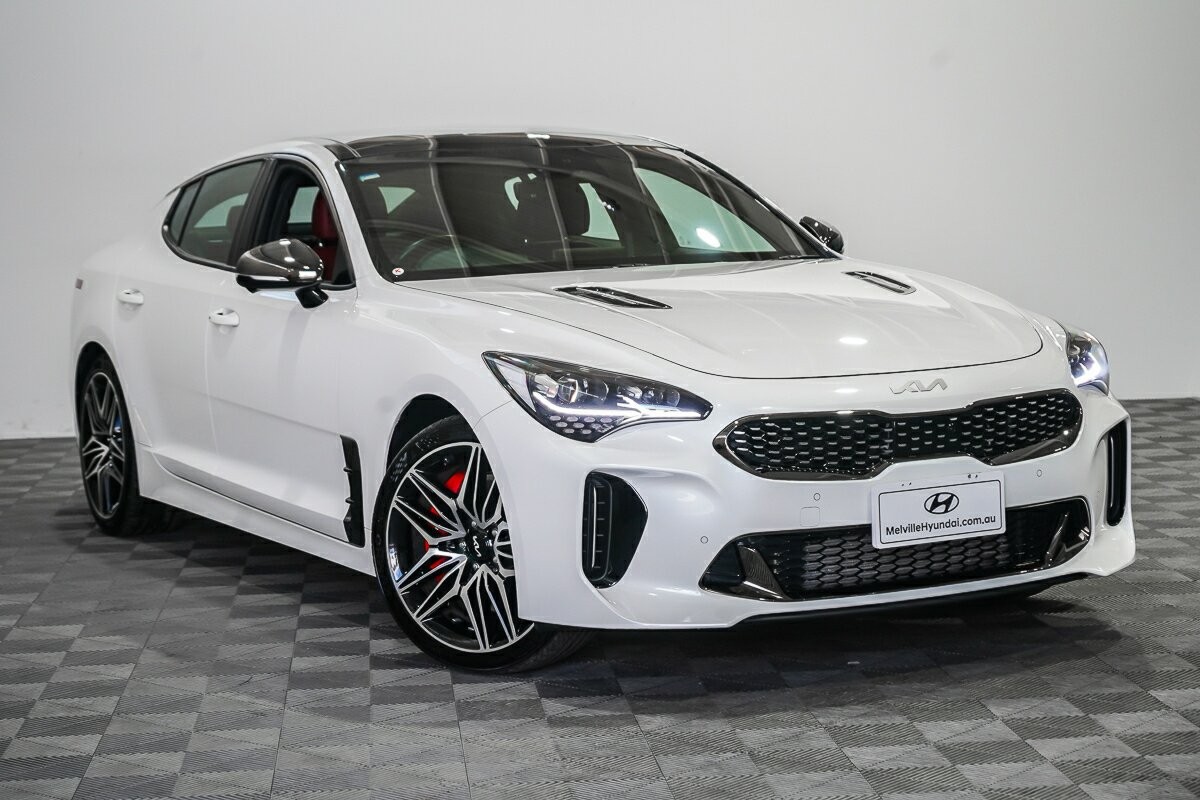 Kia Stinger image 1