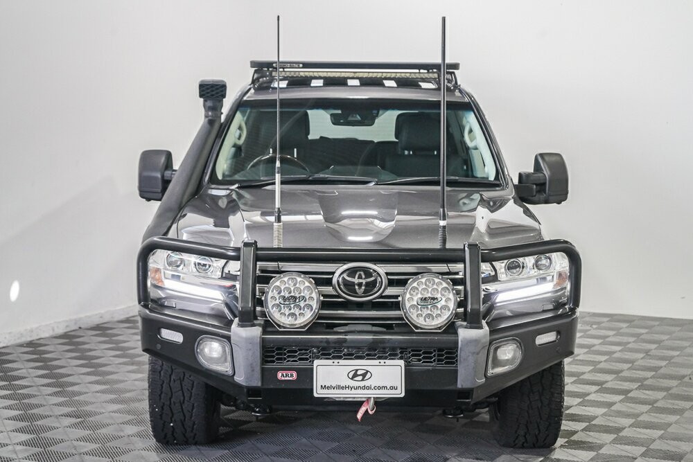 Toyota Landcruiser image 3