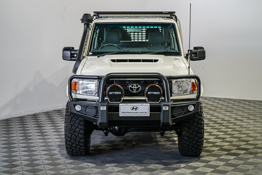 Toyota Landcruiser image 3