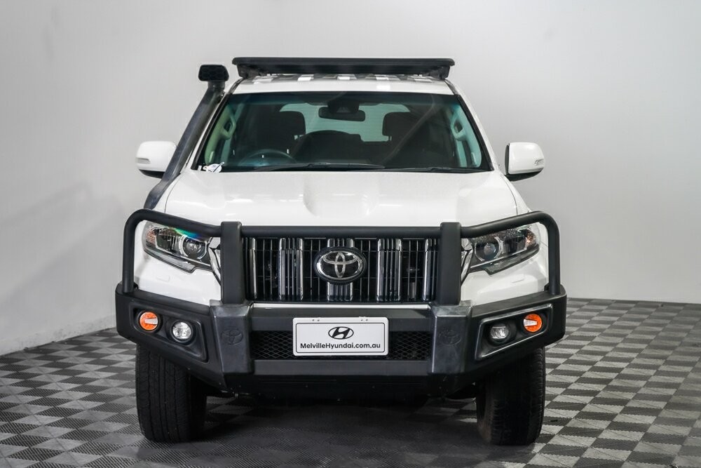 Toyota Landcruiser Prado image 3